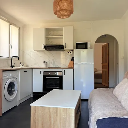 Logement Cosy Avec Terrasse A Hyeres, Plages A 15 Minutes